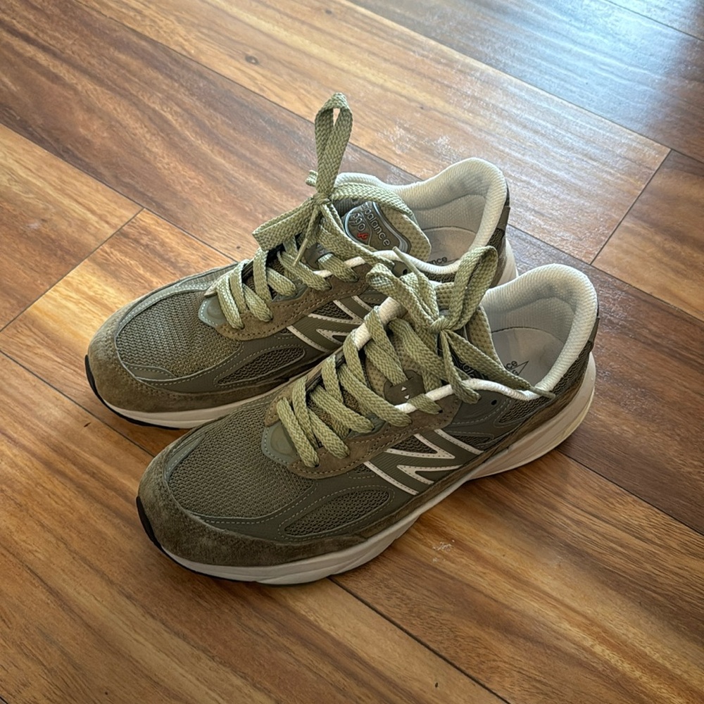 New balance 990 V6 camo size 9